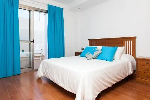 Corralejo Main Street Apartment إسبانيا